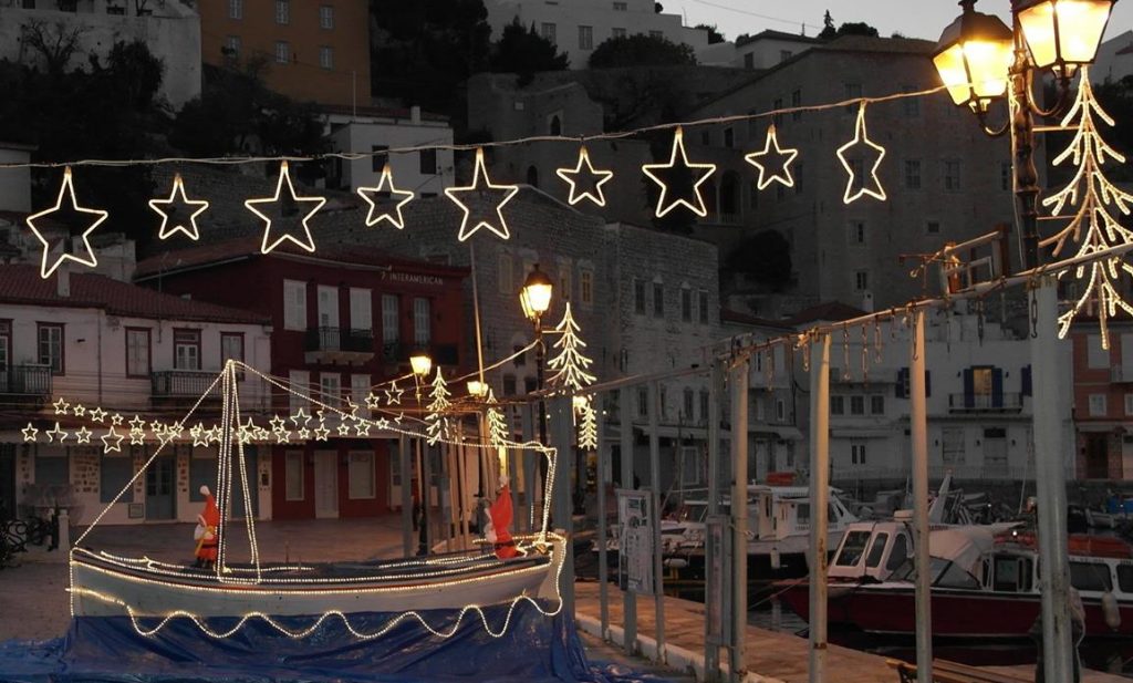 christmas-boat-on-hydra